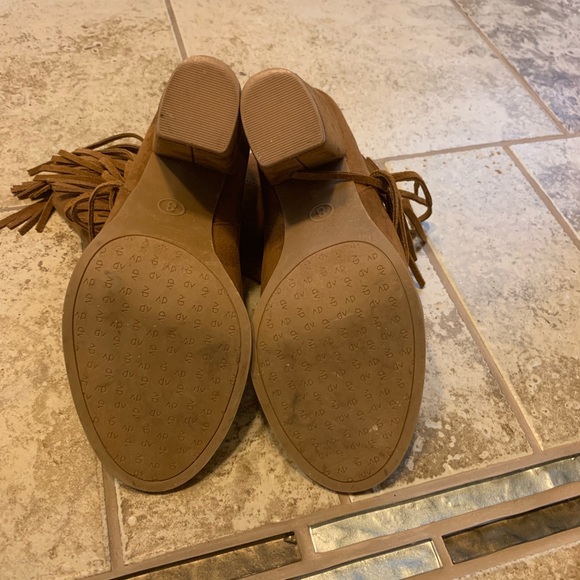 DW peep toe suede ankle boots. - Picture 5 of 5